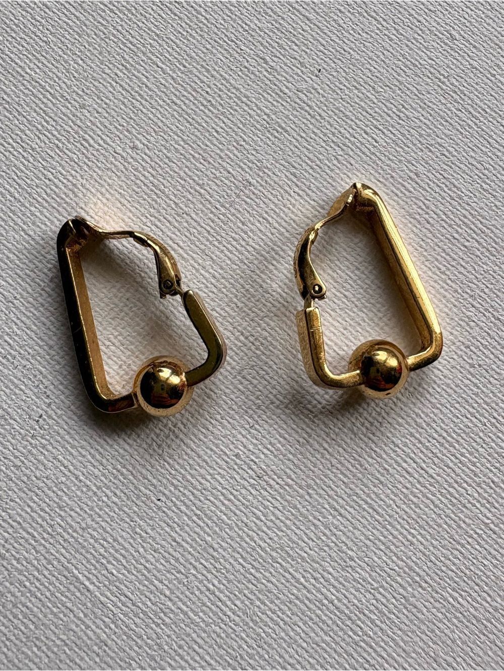 Vintage Gold Ball Accent Geometric Hoop Earrings - Women Clip On Jewelry